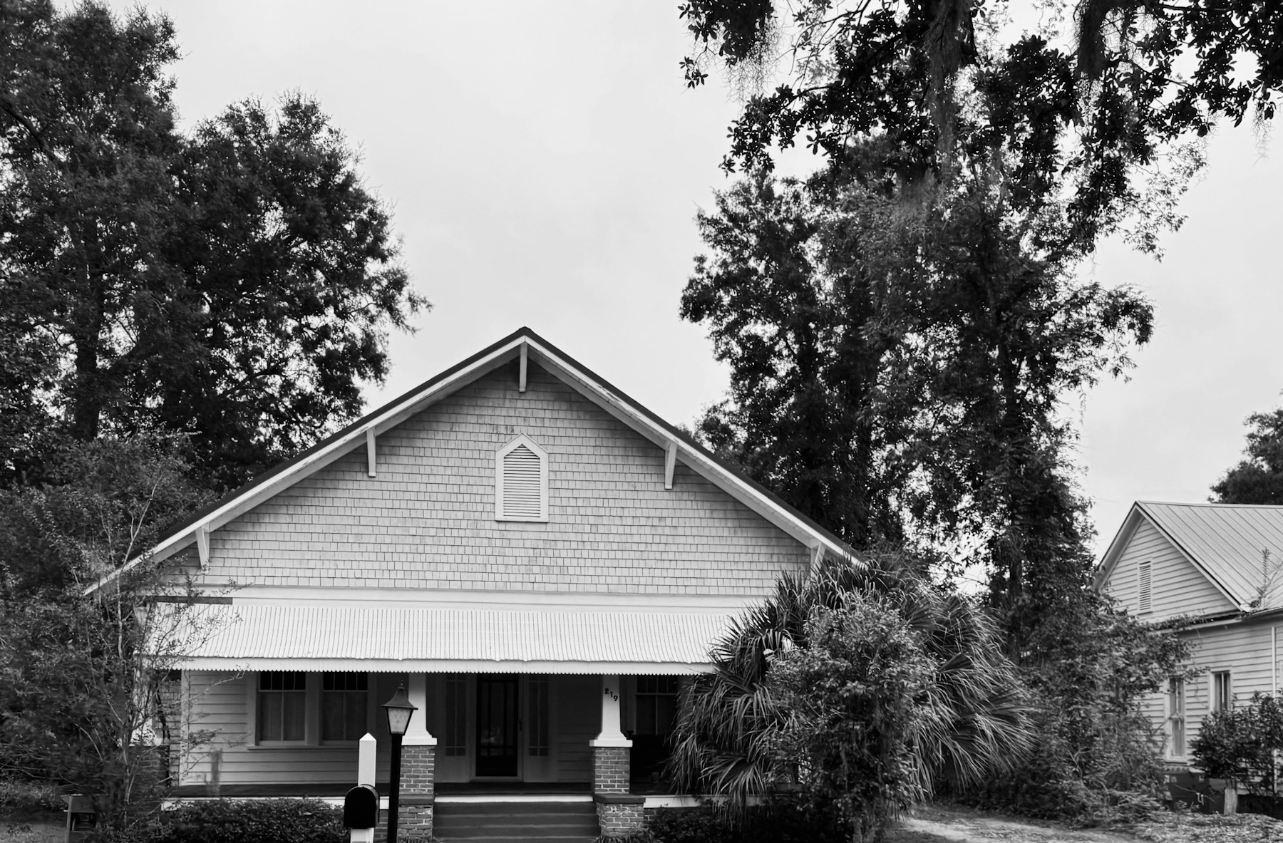 Bartow — 1880s–1920s Victorian and craftsman in the Historic District, mid-century downtown commercial, post-war ranch on the south side, ranchland and phosphate-corridor edges
